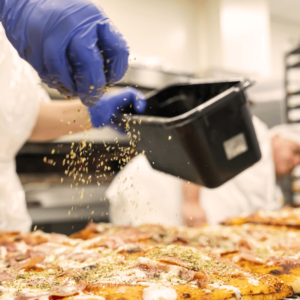 Comment notre cuisine centrale optimise la gestion des produits et garantit une qualité constante 